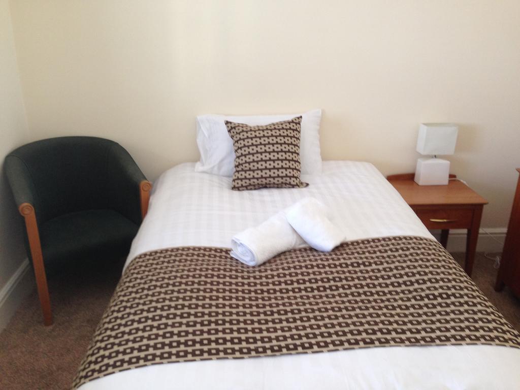 Victoria hotel room 5